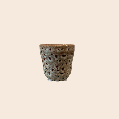 Bloempotje beige bruin met stippen